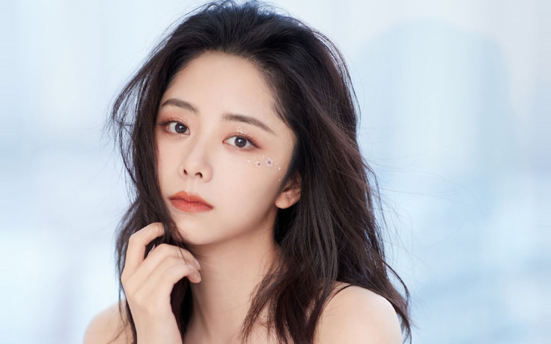 勒沃库森锋线压迫力十足持续扩大领先,勒沃库森吧